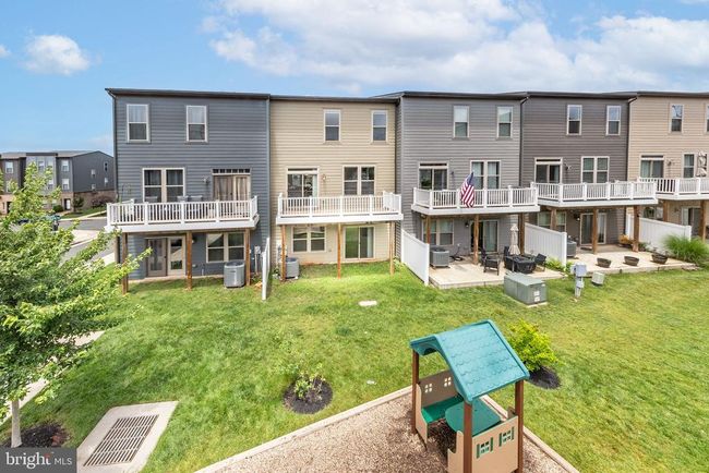 10567 Ratcliffe Trl, Townhouse with 3 bedrooms, 4 bathrooms and null parking in MANASSAS VA | Image 4