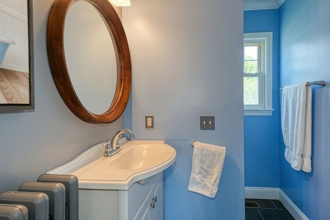 85 Roosevelt Rd, House other with 3 bedrooms, 2 bathrooms and 2 parking in Medford MA | Image 24