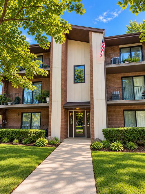 101-1239 Chalet Rd, Naperville, IL, 60563-8904 | Card Image