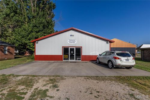 612 W Oak St, Dexter, MO, 63841-1019 | Card Image