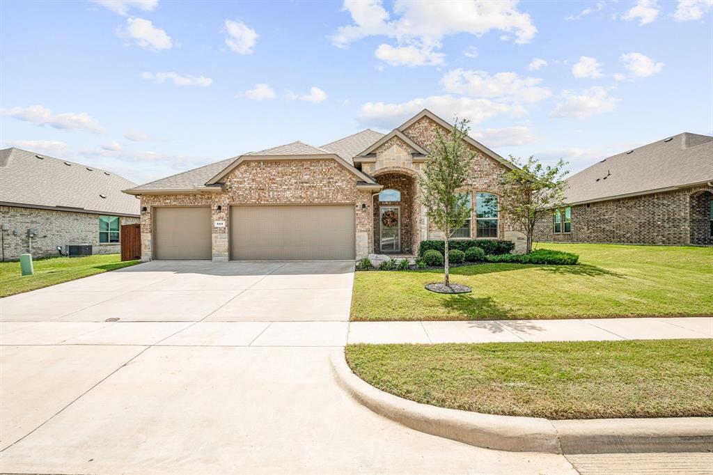 Smart Strike Trl, Granbury, TX 76049