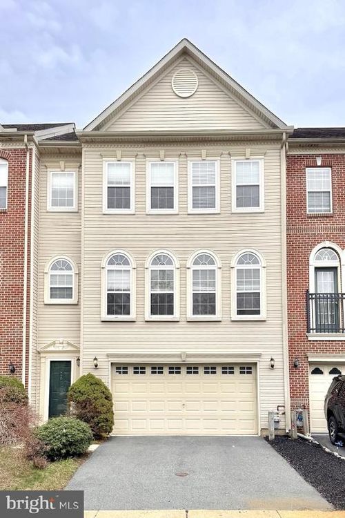 29 Sycamore Ln, BEAR, DE, 19701-6382 | Card Image