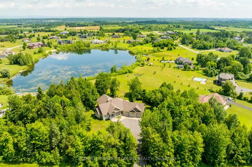 515 W Lake Cir, Carp, ON, K0A1L0 | Card Image