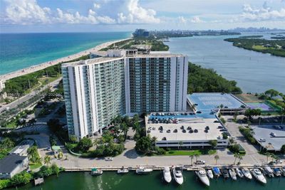 215 - 100 Bayview Dr, Condo with 2 bedrooms, 2 bathrooms and null parking in Sunny Isles Beach FL | Image 2