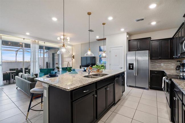 627 - 627 Jasmine Ln, Townhouse with 5 bedrooms, 5 bathrooms and null parking in DAVENPORT FL | Image 9