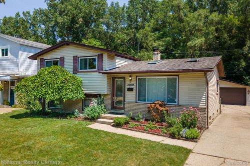 8308 Orhan St, Canton, MI, 48187-4223 | Card Image