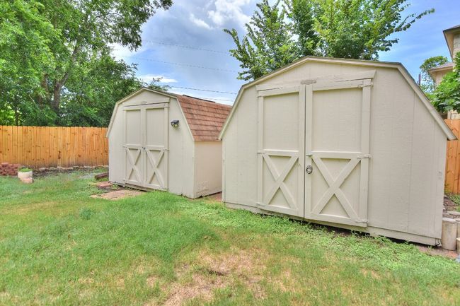 2 large storage barns/sheds offer many uses! | Image 35