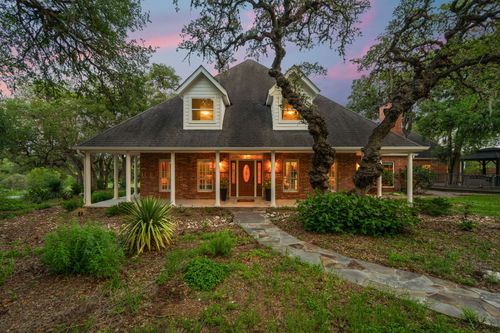 622 Thousand Oaks Loop, San Marcos, TX, 78666-7372 | Card Image