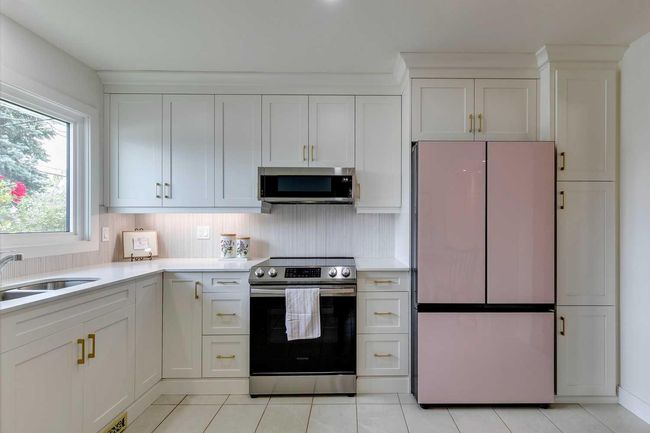 9559 Assiniboine Rd Se, House other with 4 bedrooms, 2 bathrooms and 2 parking in Calgary AB | Image 6