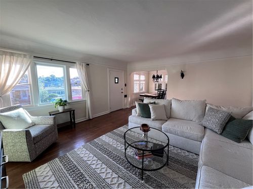 609 Hillcrest St, El Segundo, CA, 90245-2961 | Card Image