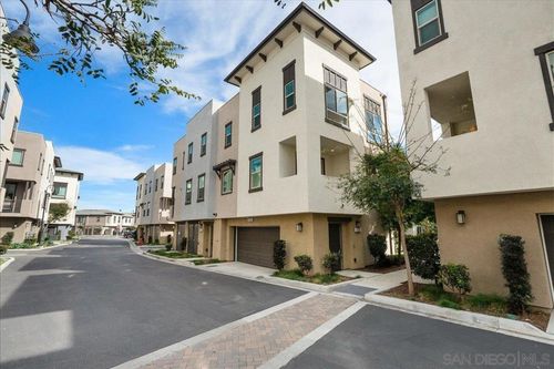 2325 Verano Way, Vista, CA, 92081-7387 | Card Image