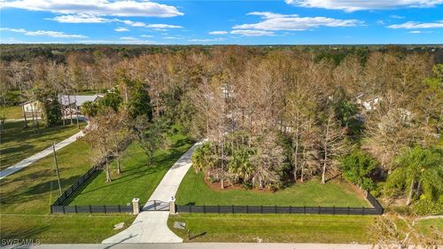 5271 Cherry Wood Dr, NAPLES, FL, 34119-1441 | Card Image