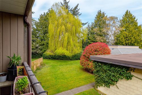 201-3215 Alder St, Saanich, BC, V8X1P3 | Card Image