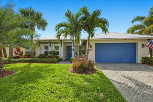 3929 Shoreside Dr, Hutchinson Island, FL, 34949-8515 | Card Image