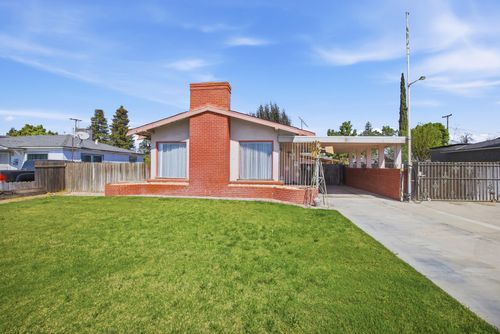 239 W Adelaide Way, Dinuba, CA, 93618 | Card Image