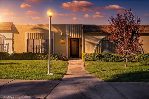 3753 Fairlawn Ave, Las Vegas, NV, 89121-3401 | Card Image