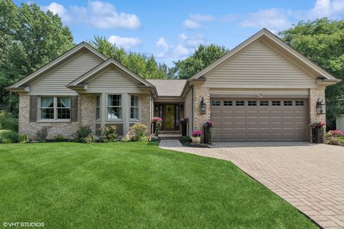 639 Alleghany Rd, Grayslake, IL, 60030-3833 | Card Image