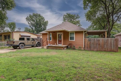 1322 N 15th St, Arkansas City, KS, 67005-1927 | Card Image