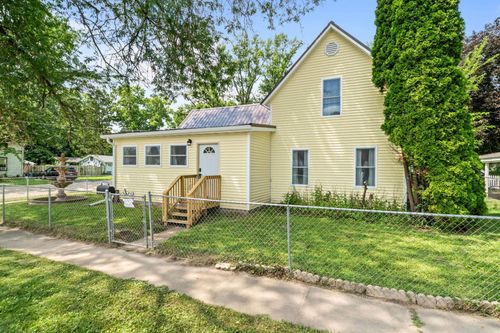710 S 2nd St, Oregon, IL, 61061-2219 | Card Image