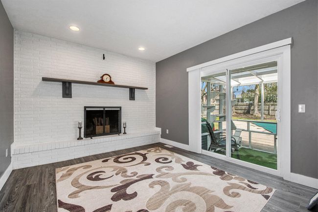 Family Room | Image 12