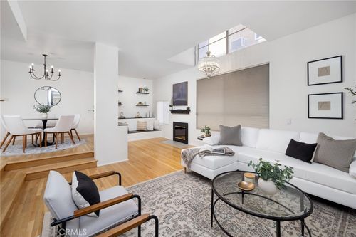 116-520 S Barrington Ave, LOS ANGELES, CA, 90049-3302 | Card Image