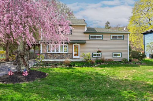 606 Washington Ave, Pleasantville, NY, 10570-1016 | Card Image