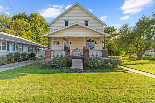 2028 Kosciuszko Ave, Bay City, MI, 48708-7636 | Card Image