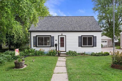 321 Palmer Street, Waukesha, WI, 53188 | Card Image