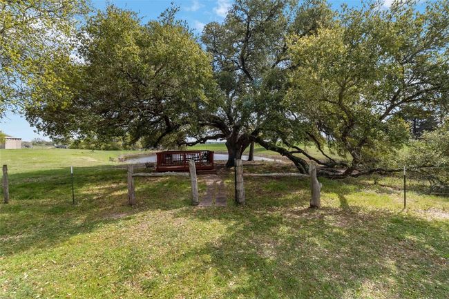 275 Saegert Rd, House other with 4 bedrooms, 2 bathrooms and 4 parking in Paige TX | Image 37