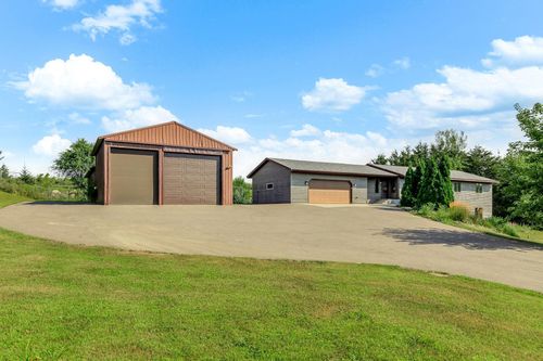776 Kaly Rd, HUDSON, WI, 54016-7948 | Card Image