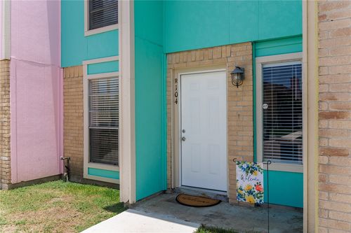 r104-6702 Everhart, Corpus Christi, TX, 78413 | Card Image