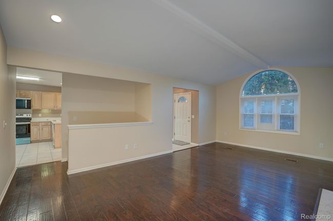 6407 Beecher Rd, Condo with 2 bedrooms, 3 bathrooms and null parking in Flint MI | Image 6