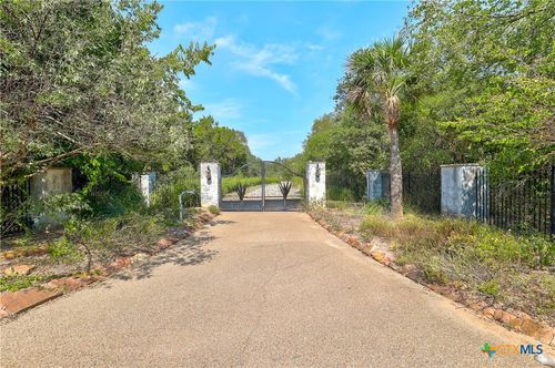 113 Serenada Dr, Georgetown, TX, 78628-1364 | Card Image