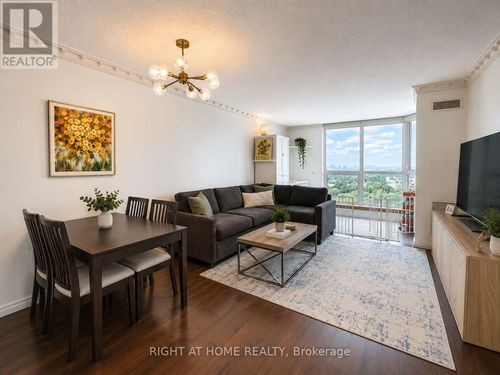 ph12-1055 Bay St, Toronto, ON, M5S3A3 | Card Image