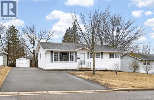 217 Canterbury Ave, Riverview, NB, E1B2R6 | Card Image