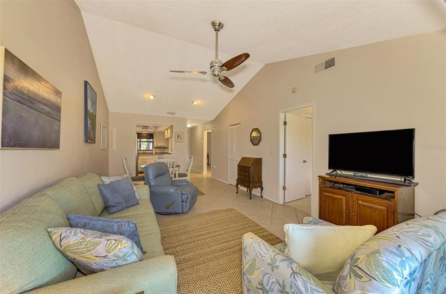 APT-5 - 927 Capri Isles Blvd, Condo with 2 bedrooms, 2 bathrooms and null parking in VENICE FL | Image 15