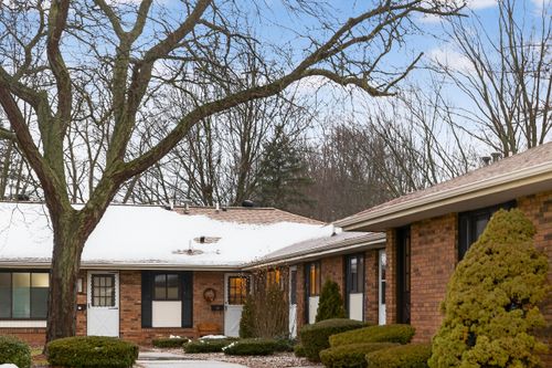 19-19 Old Mill Dr, Holland, MI, 49423-5239 | Card Image