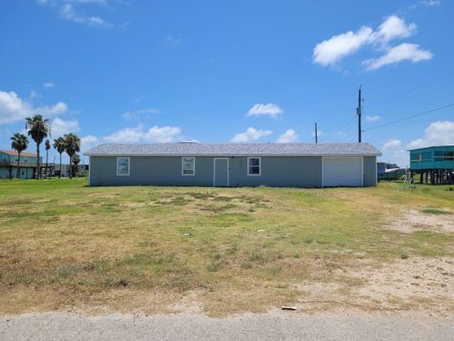 515 Thunder Rd, Surfside Beach, TX, 77541-8401 | Card Image