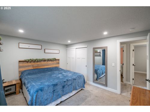 1394 Hayward St S, Salem, OR, 97306-2256 | Card Image