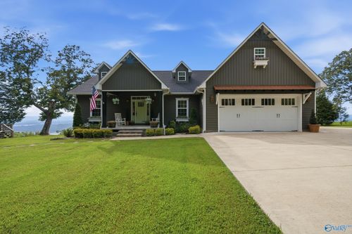 1889 Scenic Dr, Section, AL, 35771-7091 | Card Image