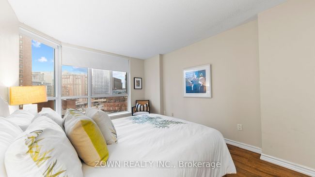 711 - 38 Elm St, Condo with 2 bedrooms, 2 bathrooms and null parking in Toronto ON | Image 32