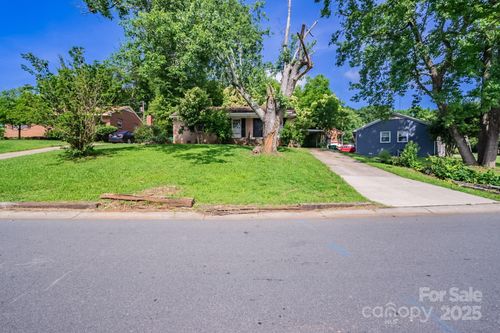 823 Yuma St, Charlotte, NC, 28213-6167 | Card Image