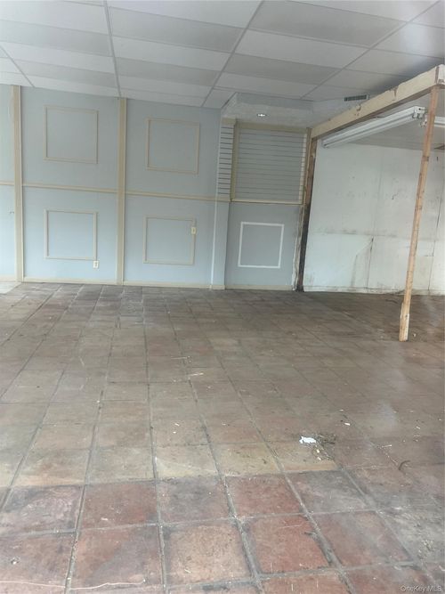 24802 Northern Blvd, Little Neck, NY, 11362-1244 | Card Image