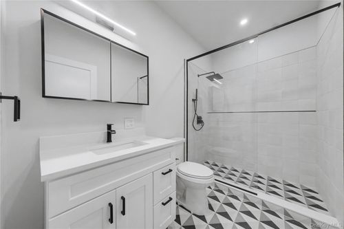 e-10 Market St, Wappingers Falls, NY, 12590-2302 | Card Image