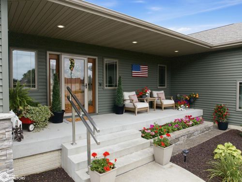 2937 Morning Star Ct, Mason City, IA, 50401-8924 | Card Image