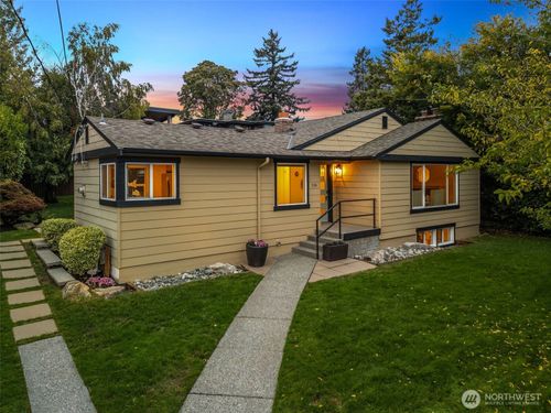 124 6th Ave, Kirkland, WA, 98033-5534 | Card Image