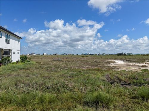 299 Kingfish Dr, Rockport, TX, 78382-9352 | Card Image