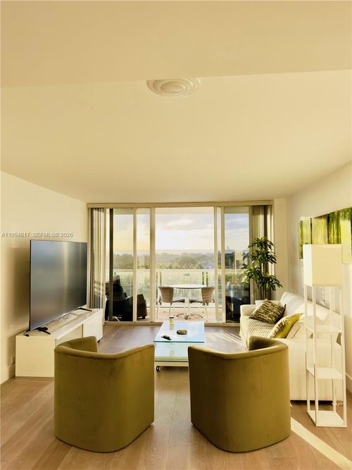 10l-5600 Collins Ave, Miami Beach, FL, 33140 | Card Image