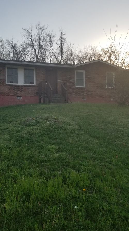 2714 Combs Dr, Nashville, TN, 37207-3831 | Card Image