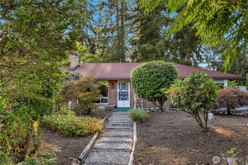 18820 51st Pl W, Lynnwood, WA, 98036-5418 | Card Image